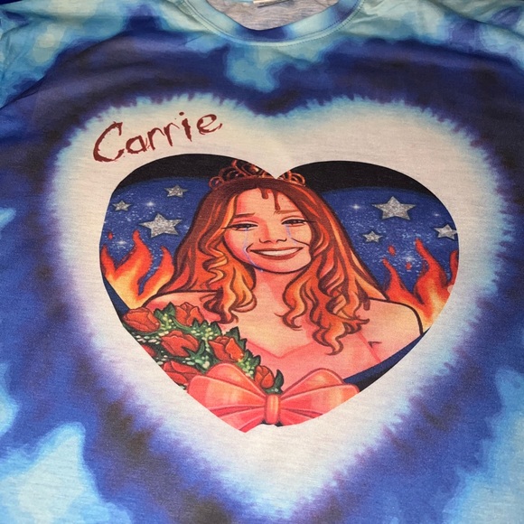 Carrie shirt and keychain - Picture 6 of 7